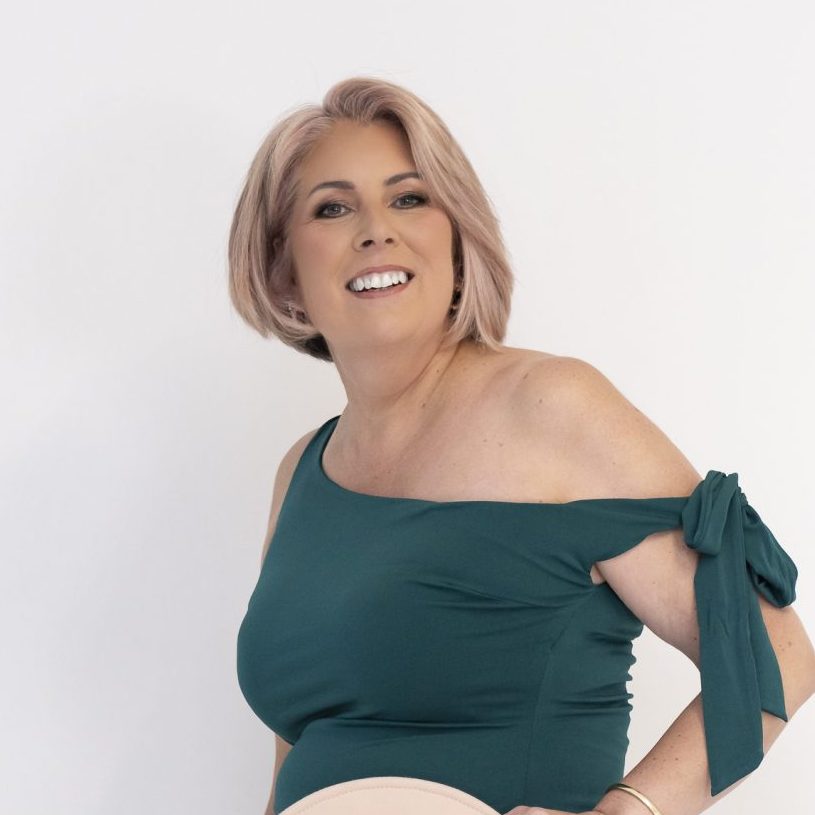 lyndal johnston the travelling celebrant